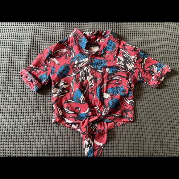 RVCA Button Up Crop Top with front tie-up - Picture 2 of 6